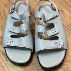 SAS cream-colored sandals with velcro straps